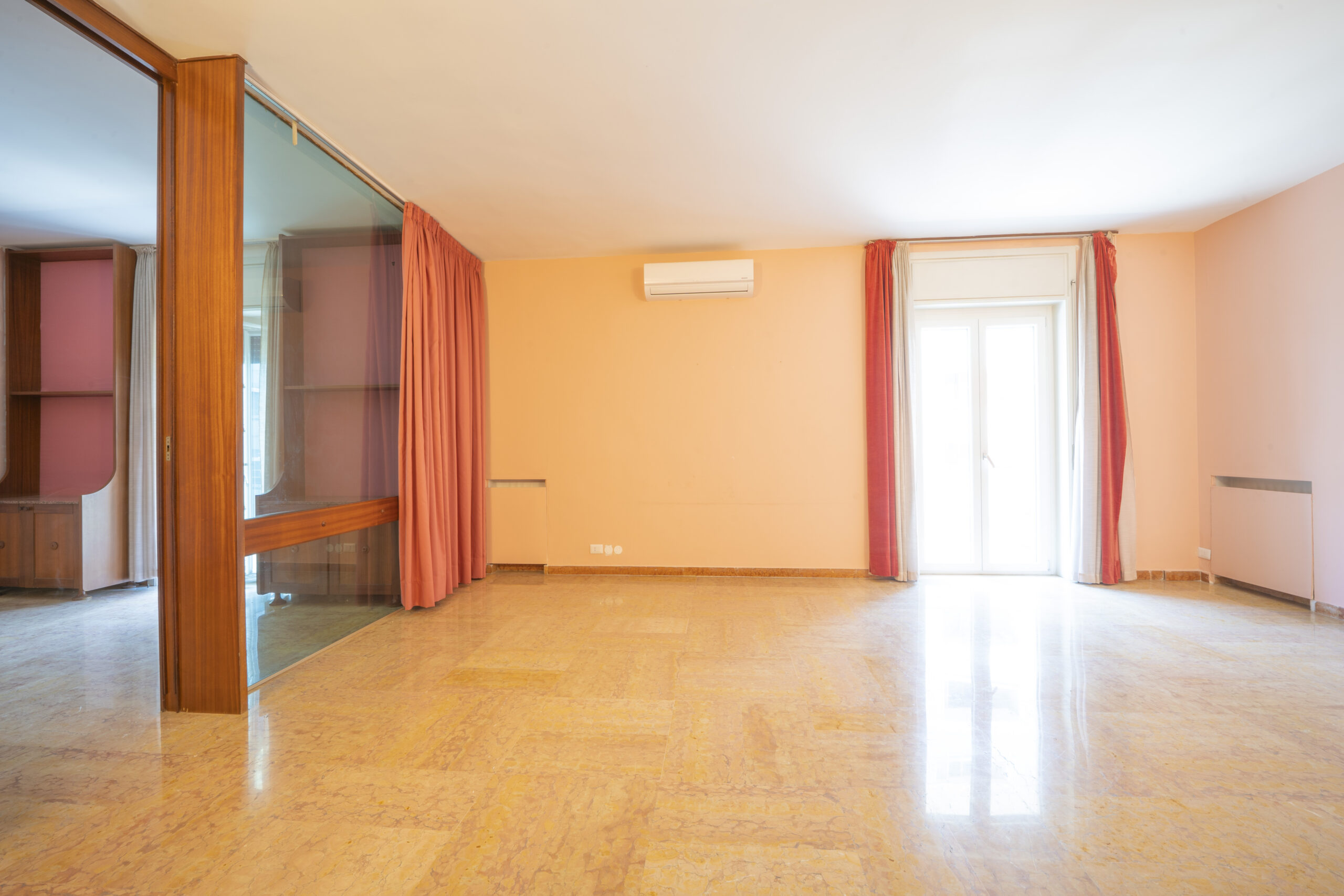 Zona Mazzini ampio appartamento con garage