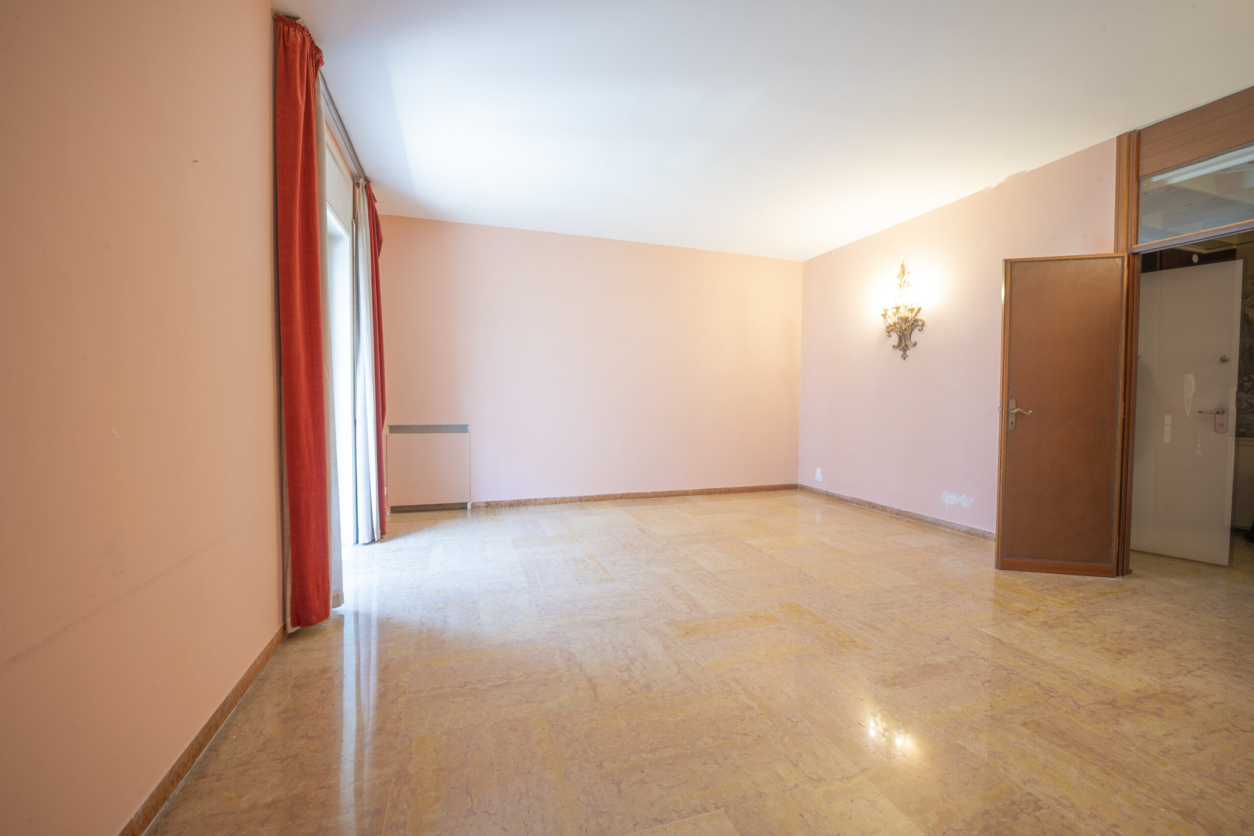 Zona Mazzini ampio appartamento con garage