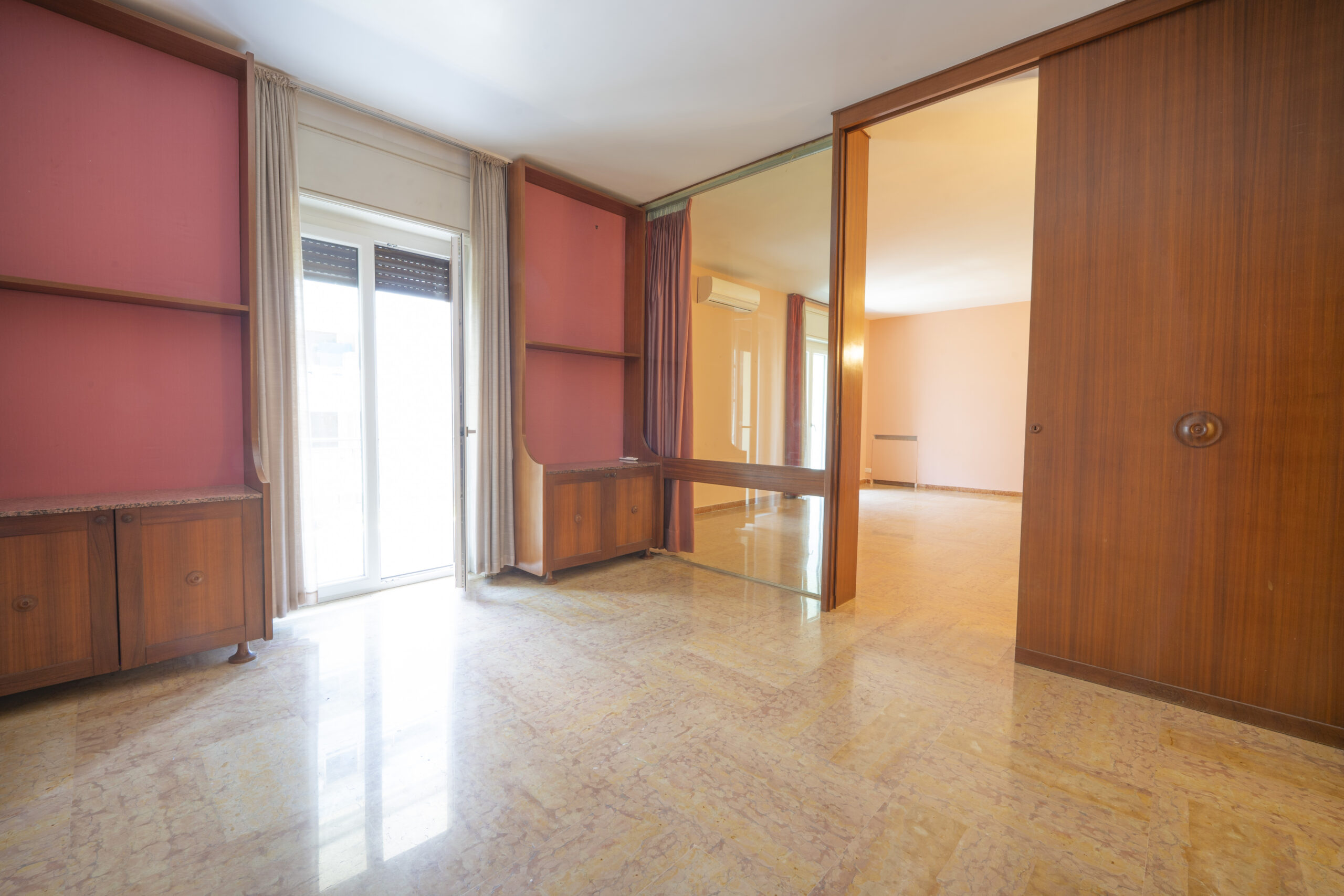Zona Mazzini ampio appartamento con garage