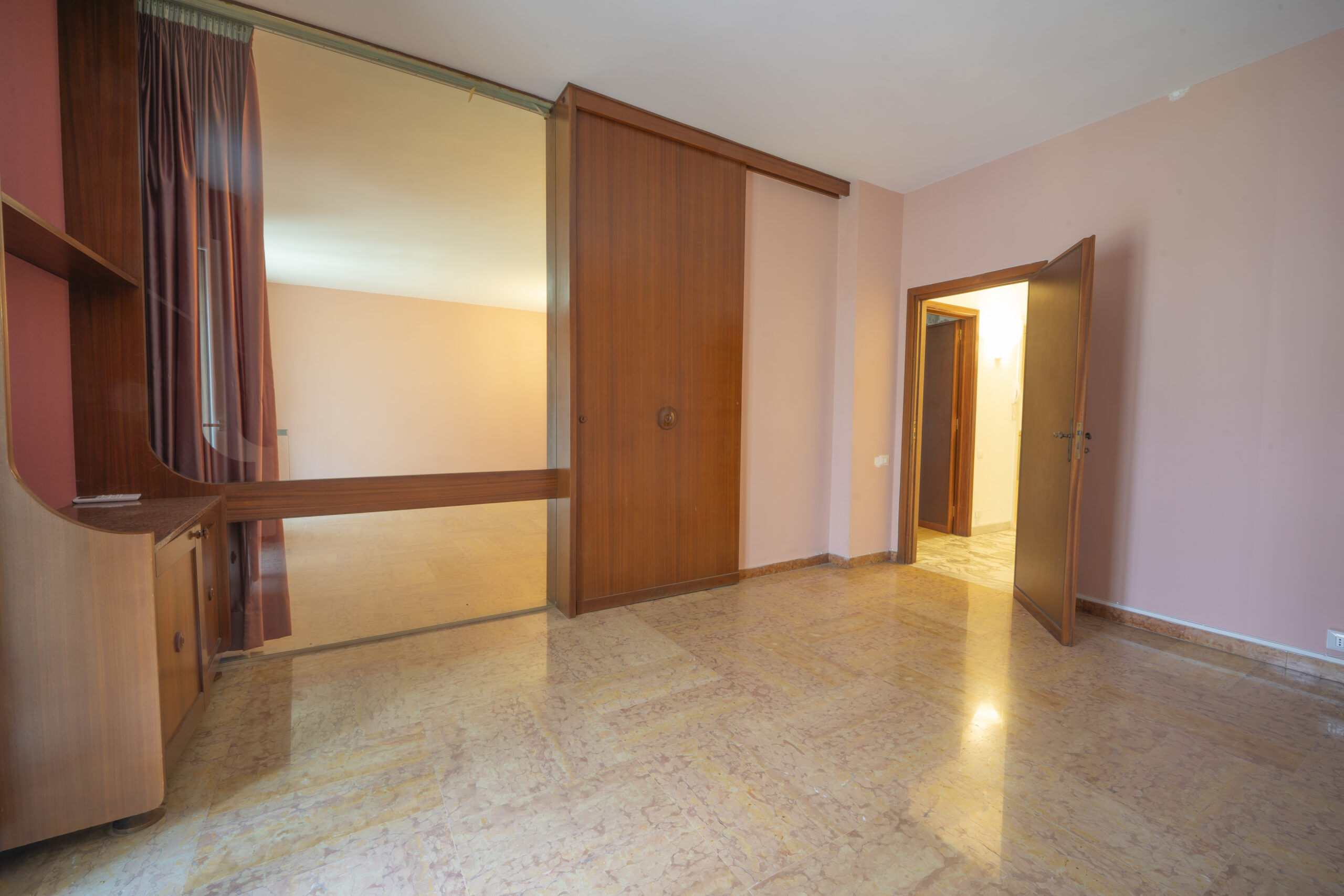 Zona Mazzini ampio appartamento con garage