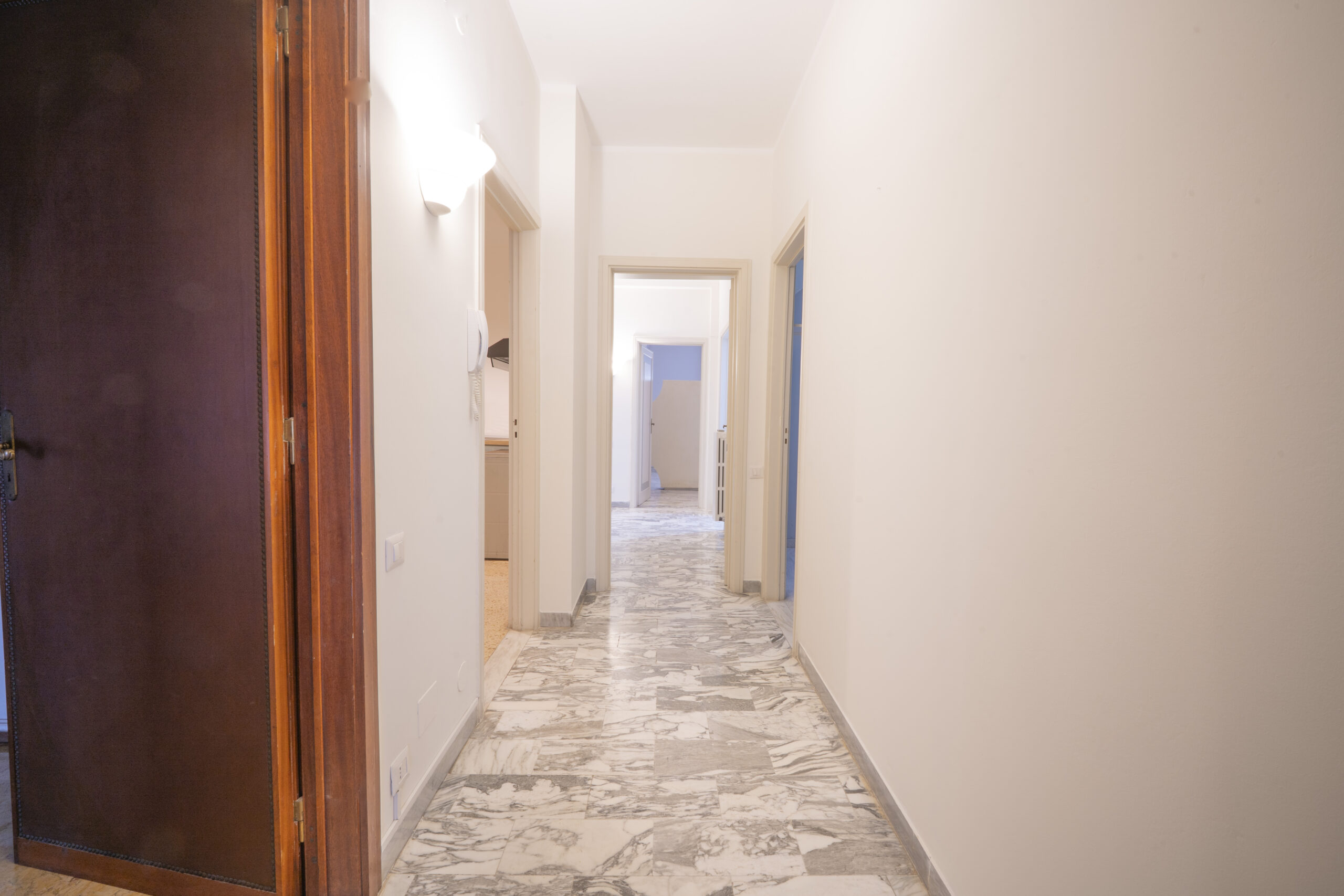 Zona Mazzini ampio appartamento con garage