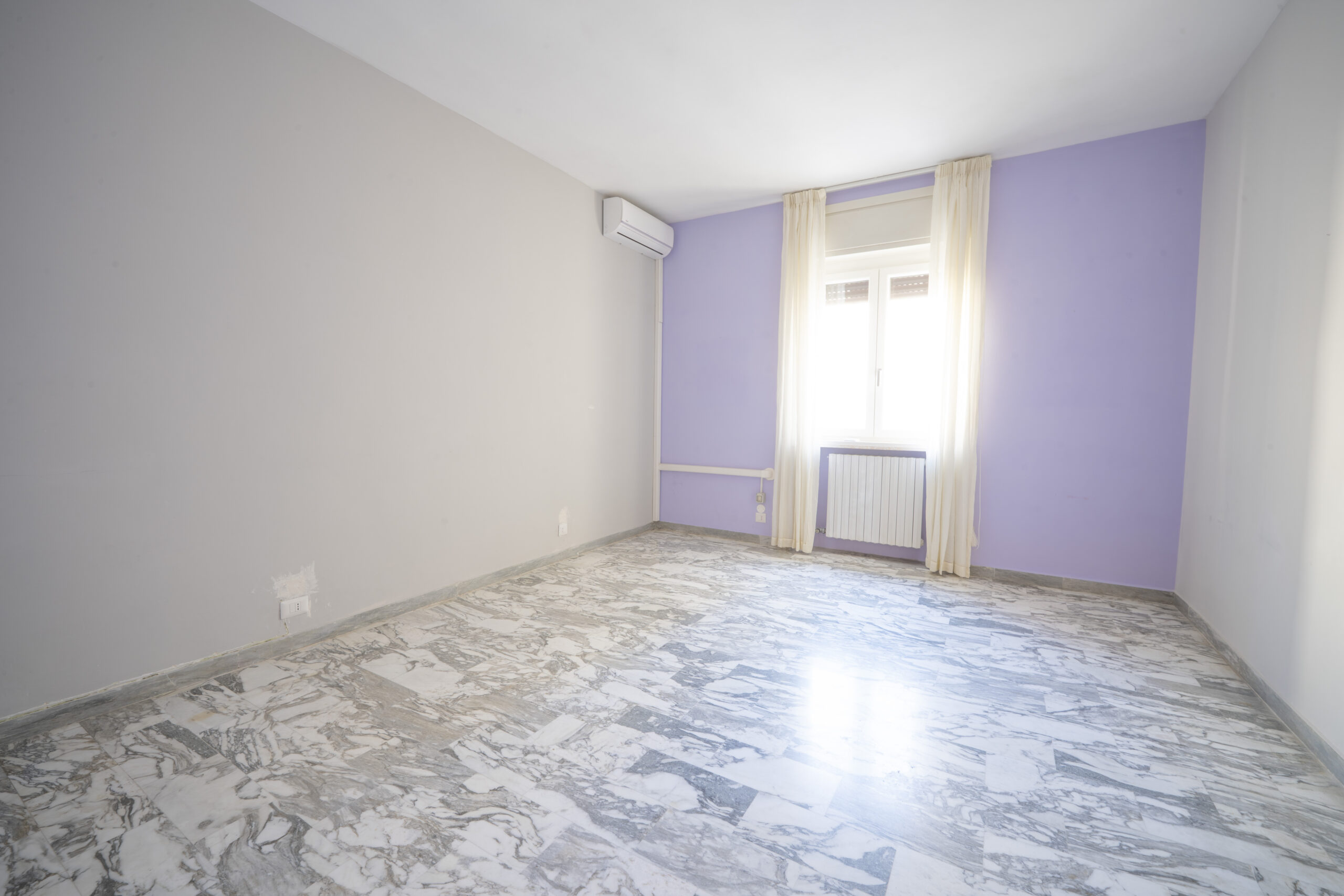 Zona Mazzini ampio appartamento con garage