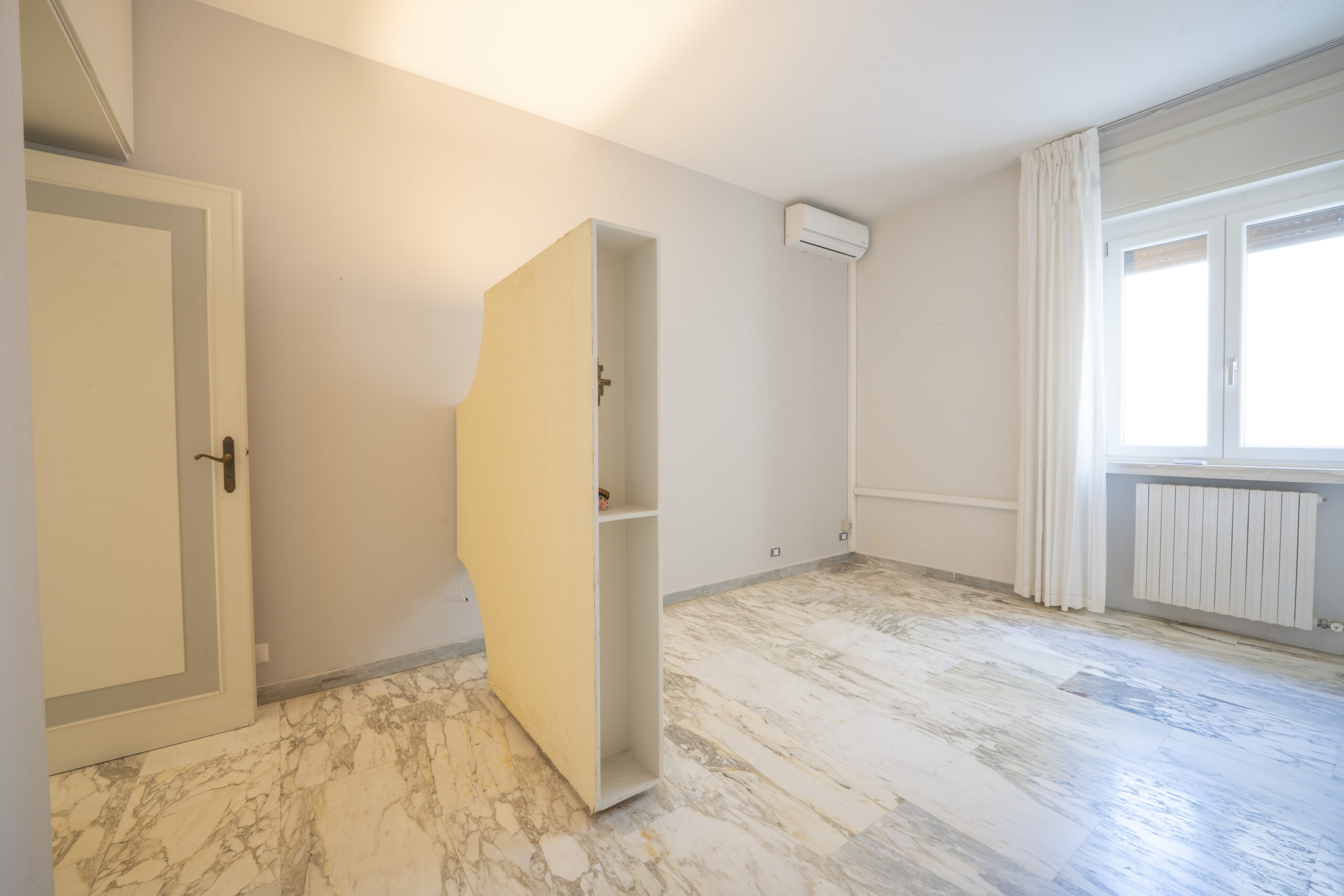 Zona Mazzini ampio appartamento con garage