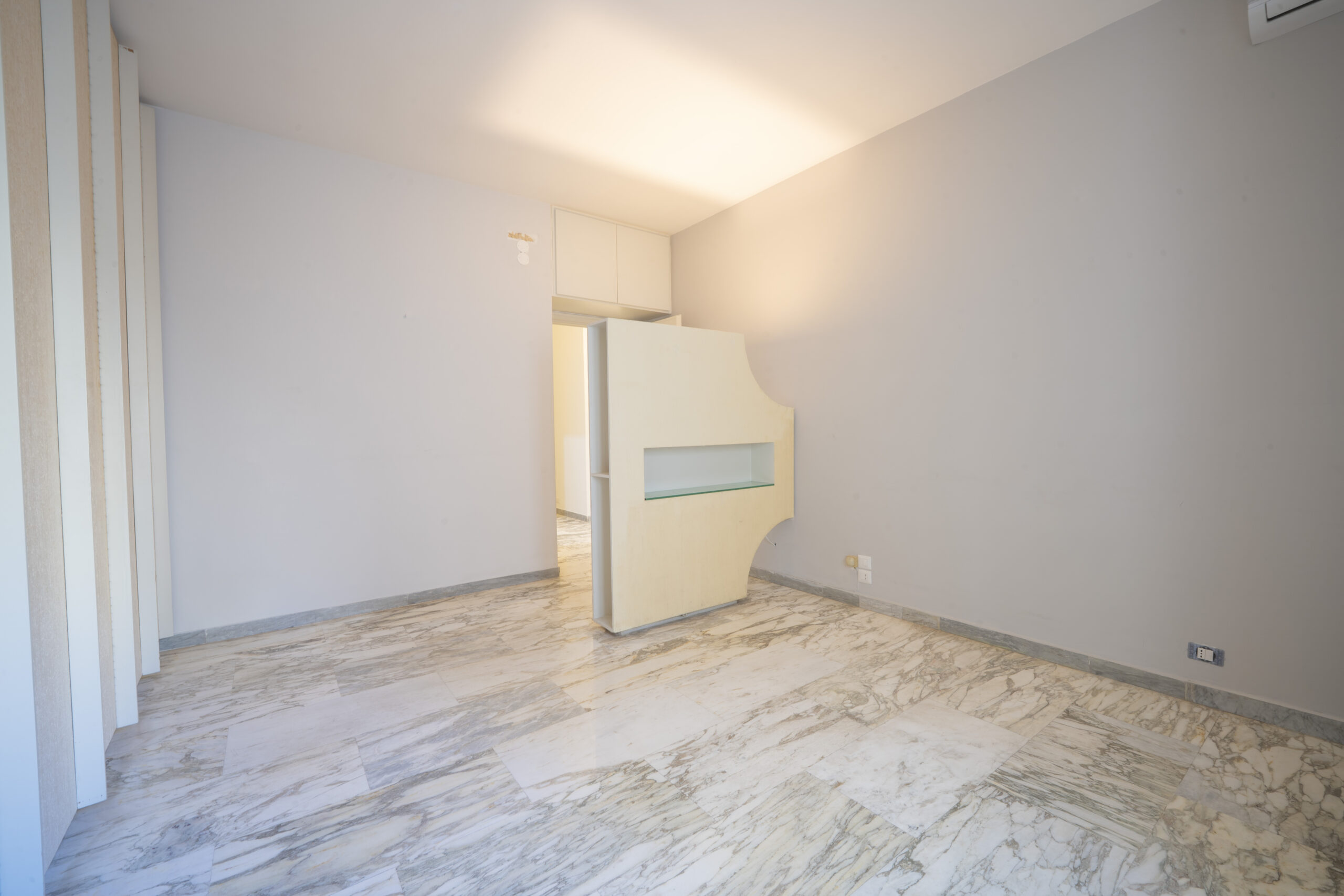 Zona Mazzini ampio appartamento con garage