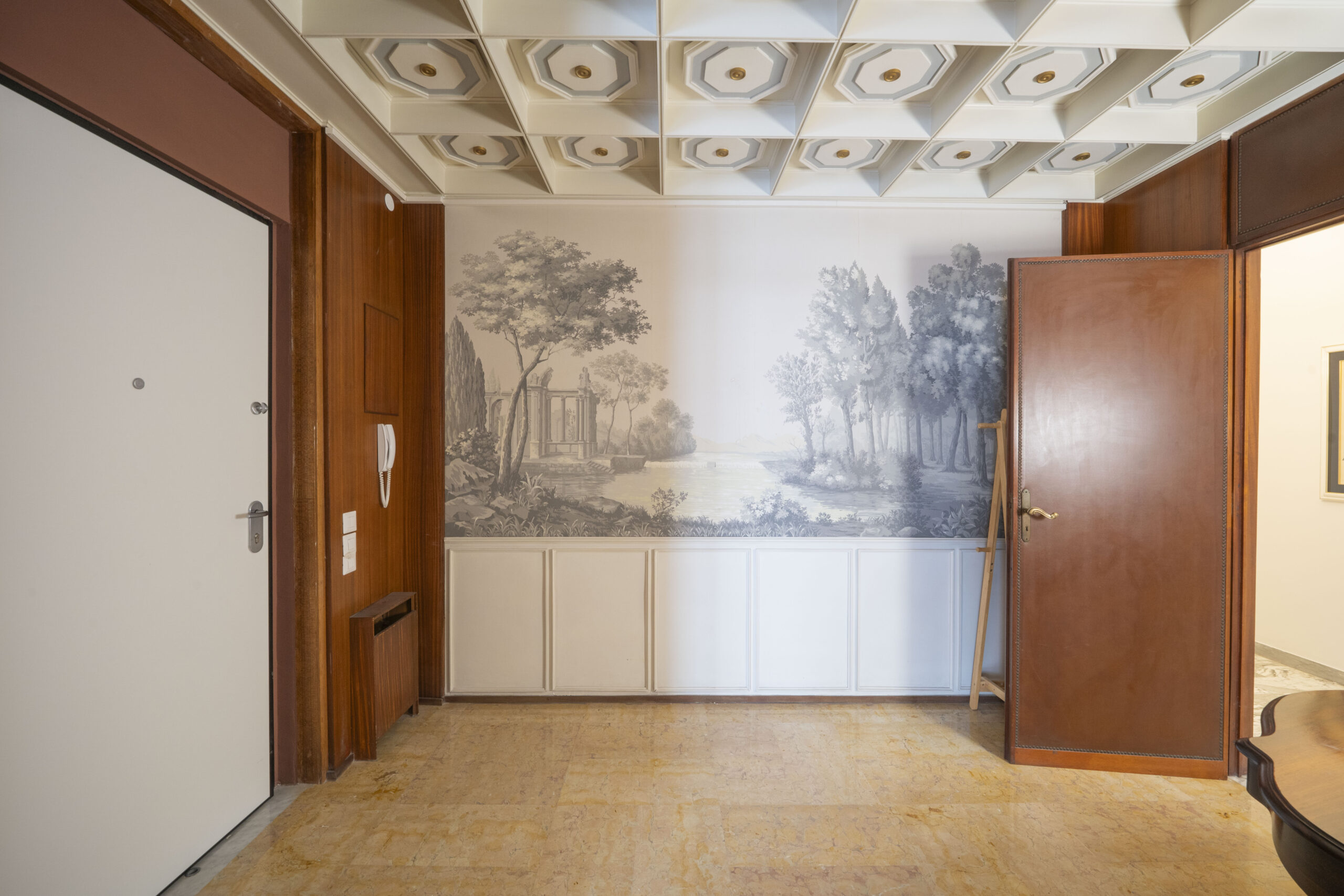 Zona Mazzini Spazioso Appartamento con ampio Balcone e Garage   In Mazzini Area Spacious Apartment  with large Balcony and Garage