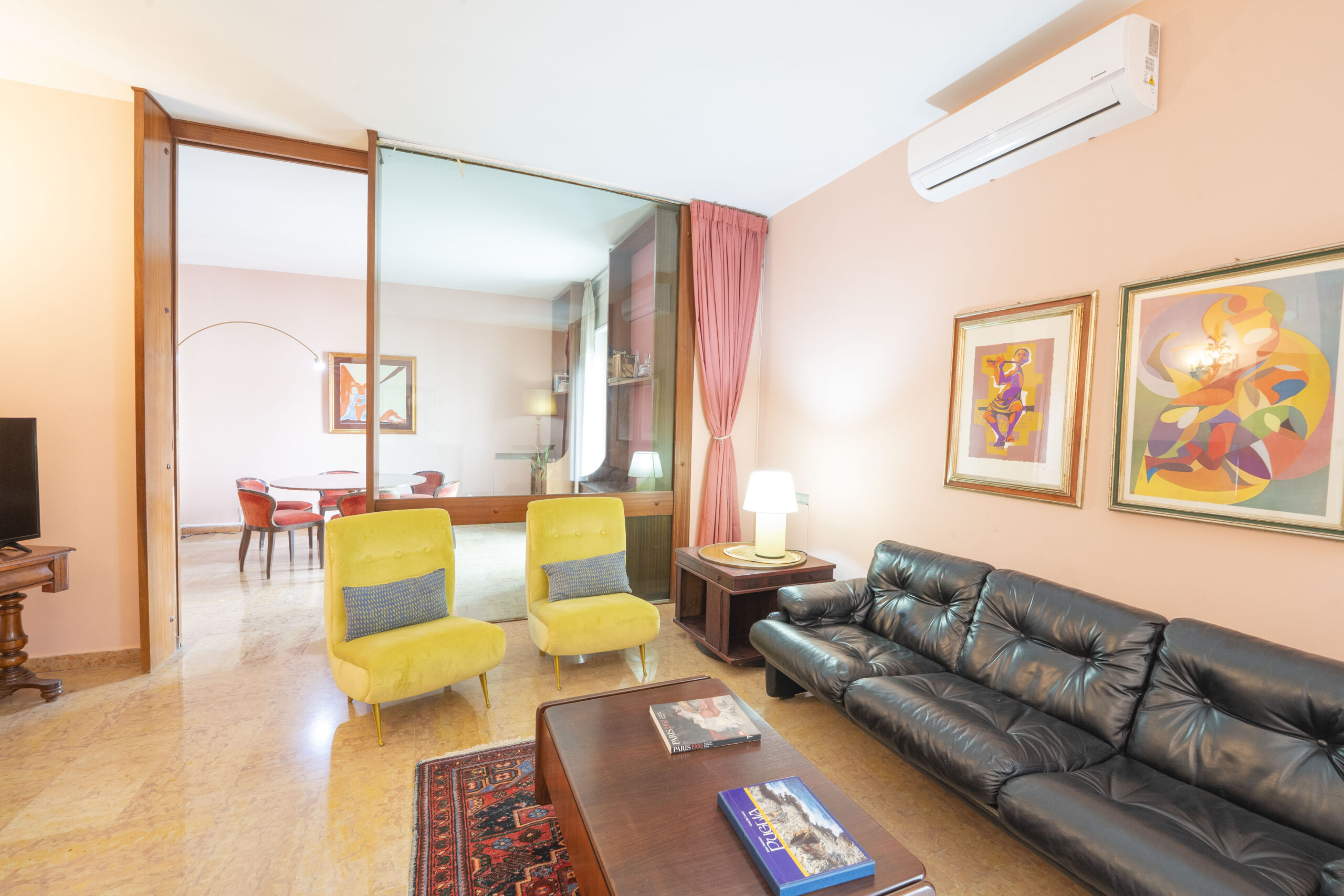 Zona Mazzini Spazioso Appartamento con ampio Balcone e Garage   In Mazzini Area Spacious Apartment  with large Balcony and Garage