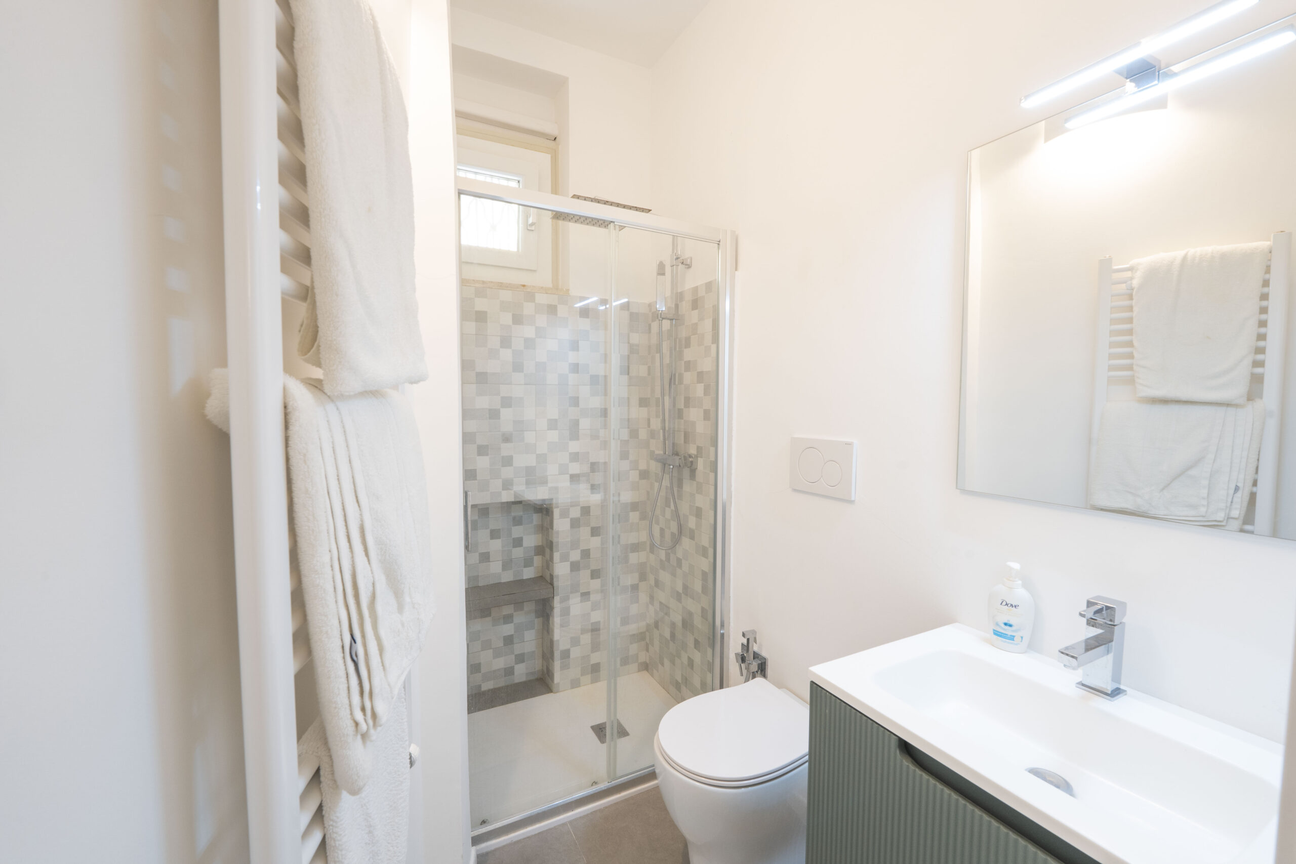 Zona Mazzini Spazioso Appartamento con ampio Balcone e Garage   In Mazzini Area Spacious Apartment  with large Balcony and Garage