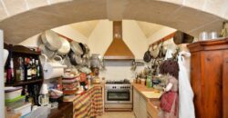 Affascinante Residenza Nobiliare d’Epoca con Giardino e Piscina a Ortelle, a 3 km dal Mare  Charming Historic Noble Residence with Garden and Pool in Ortelle, 3 km from the Sea”