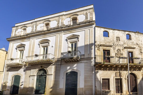 Galatina centro storico elegante dimora di fine ‘800     Elegant late-19th-century home, Galatina historic center