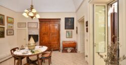 Affascinante Residenza Nobiliare d’Epoca con Giardino e Piscina a Ortelle, a 3 km dal Mare  Charming Historic Noble Residence with Garden and Pool in Ortelle, 3 km from the Sea”