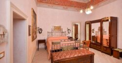 Affascinante Residenza Nobiliare d’Epoca con Giardino e Piscina a Ortelle, a 3 km dal Mare  Charming Historic Noble Residence with Garden and Pool in Ortelle, 3 km from the Sea”