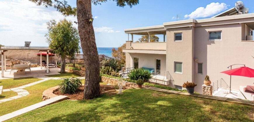 Pozzo Pasulo Villa Poseidon con piscina Vista mare nel cuore del Salento