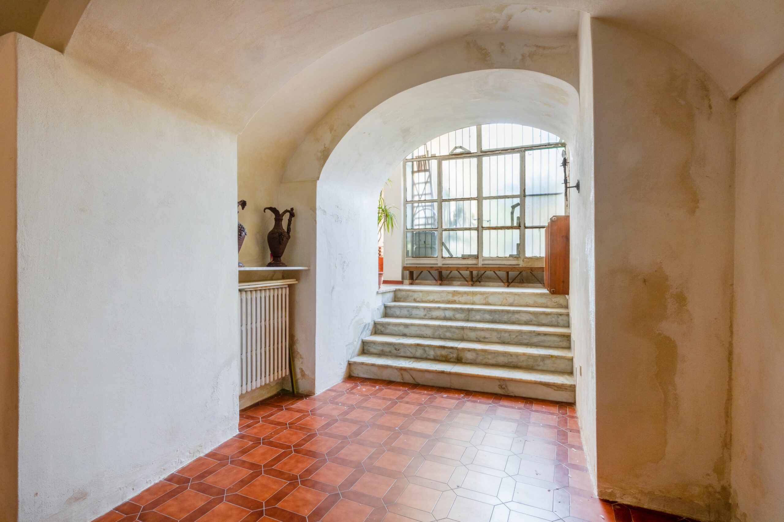 Lecce Centro storico in Palazzo storico del ‘700 Appartamento con Giardino e Terrazzo al livello e area solare di pertinenza