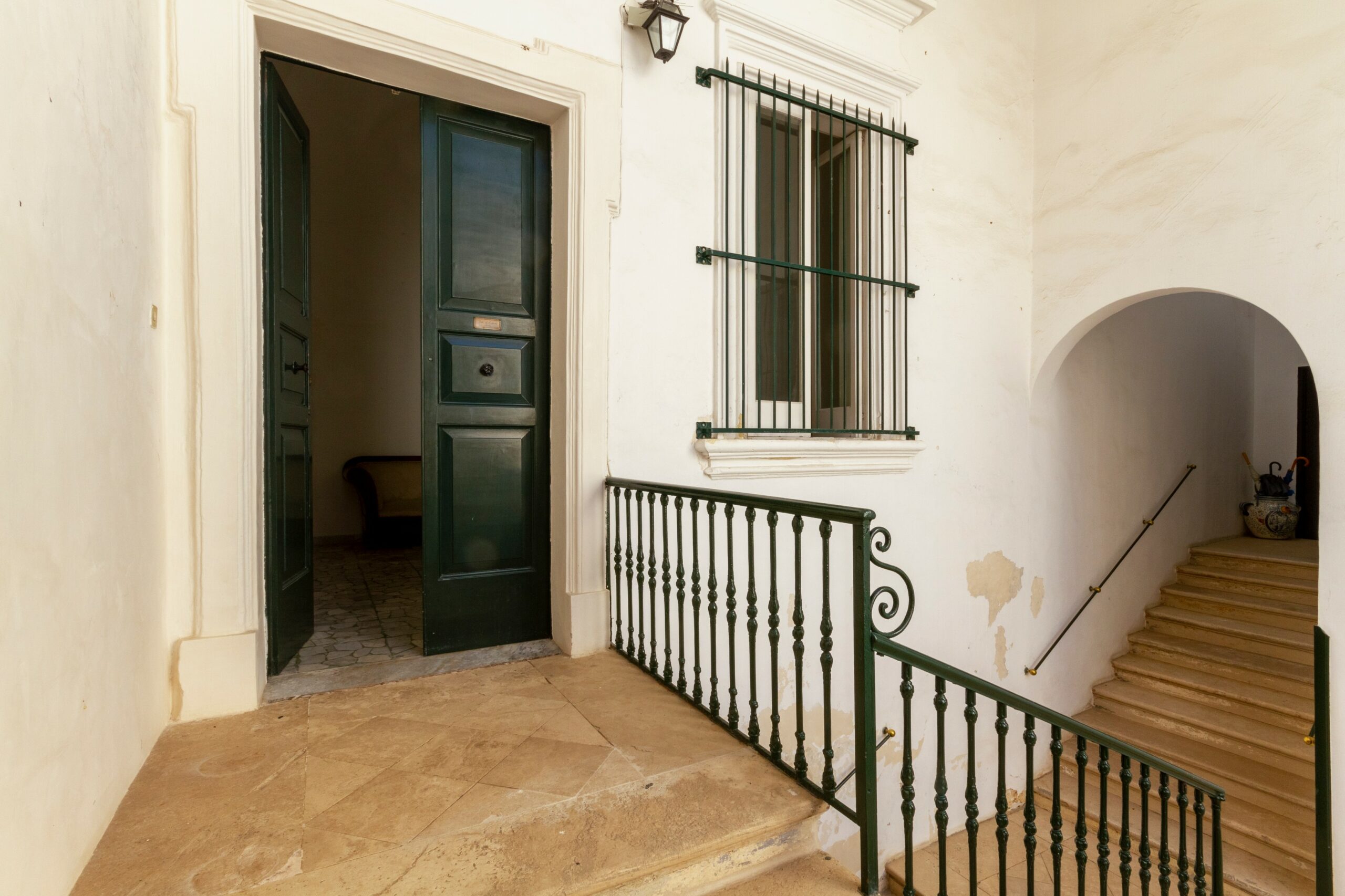 Lecce Centro storico in Palazzo storico del ‘700 Appartamento con Giardino e Terrazzo al livello e area solare di pertinenza