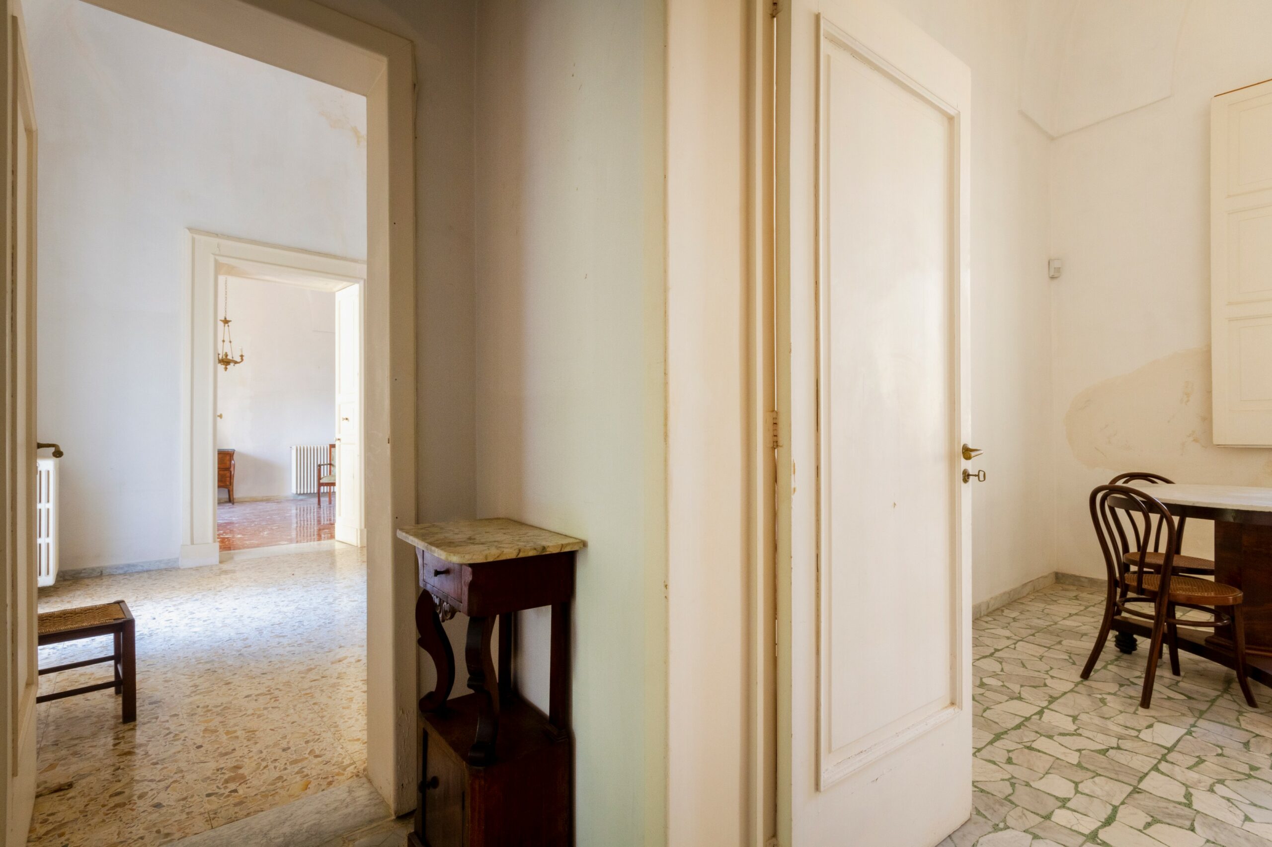 Lecce Centro storico in Palazzo storico del ‘700 Appartamento con Giardino e Terrazzo al livello e area solare di pertinenza