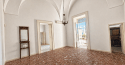 Lecce Centro storico in Palazzo storico del ‘700 Appartamento con Giardino e Terrazzo al livello e area solare di pertinenza