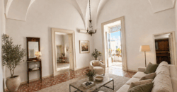 Lecce Centro storico in Palazzo storico del ‘700 Appartamento con Giardino e Terrazzo al livello e area solare di pertinenza