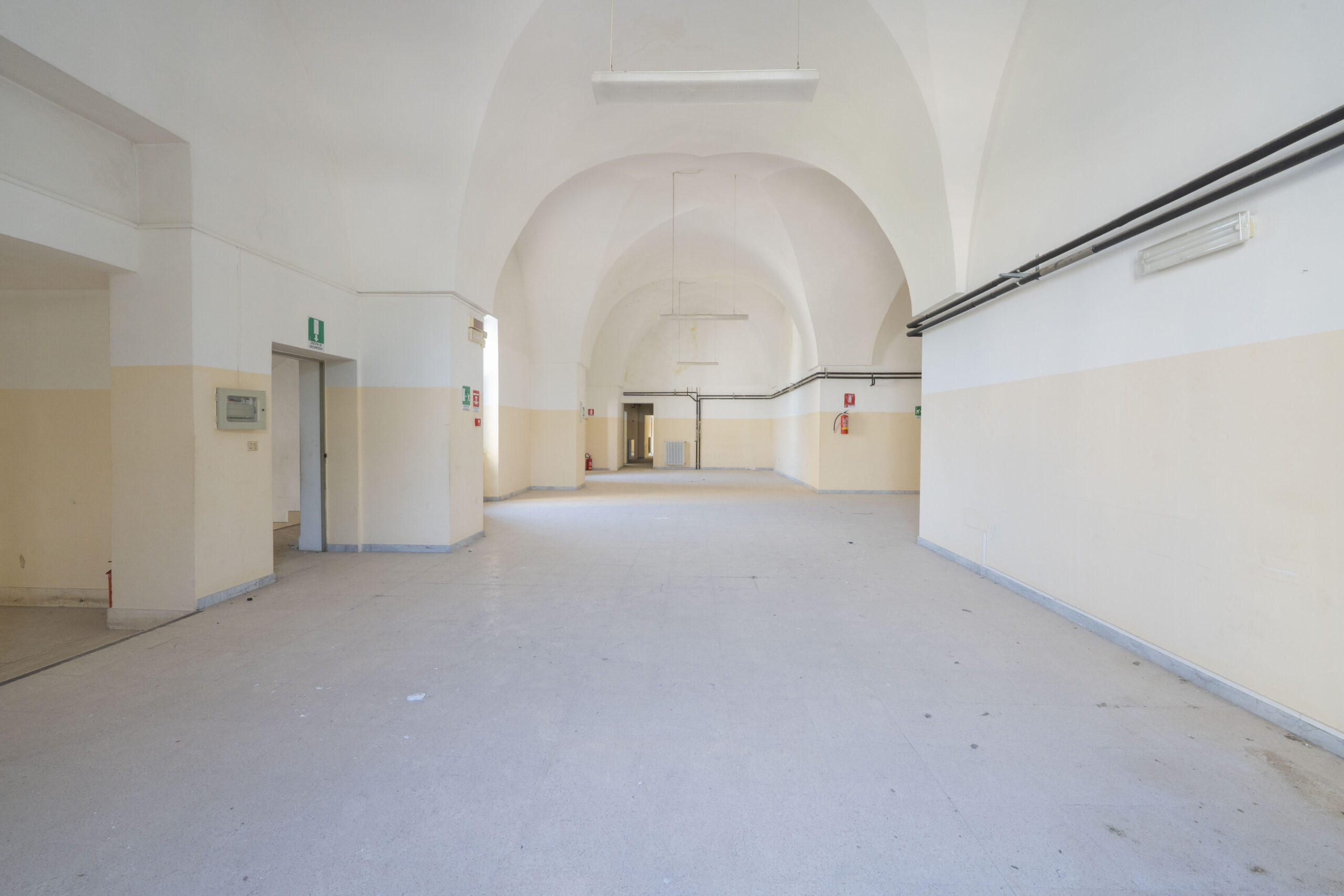 Lecce in edificio d’epoca grande piano primo di rappresentanza con ampia disponibilità di posti auto