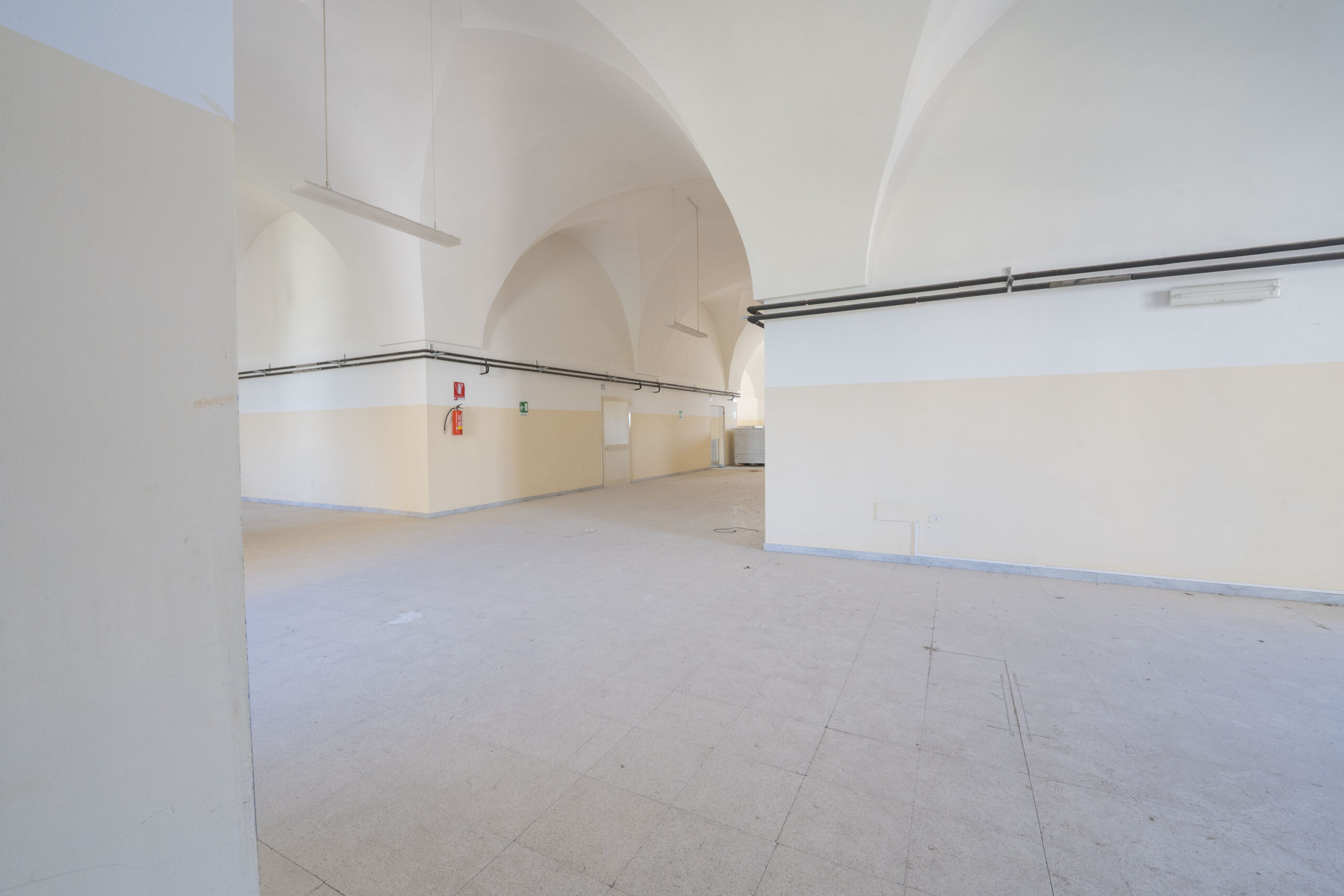 Lecce in edificio d’epoca grande piano primo di rappresentanza con ampia disponibilità di posti auto