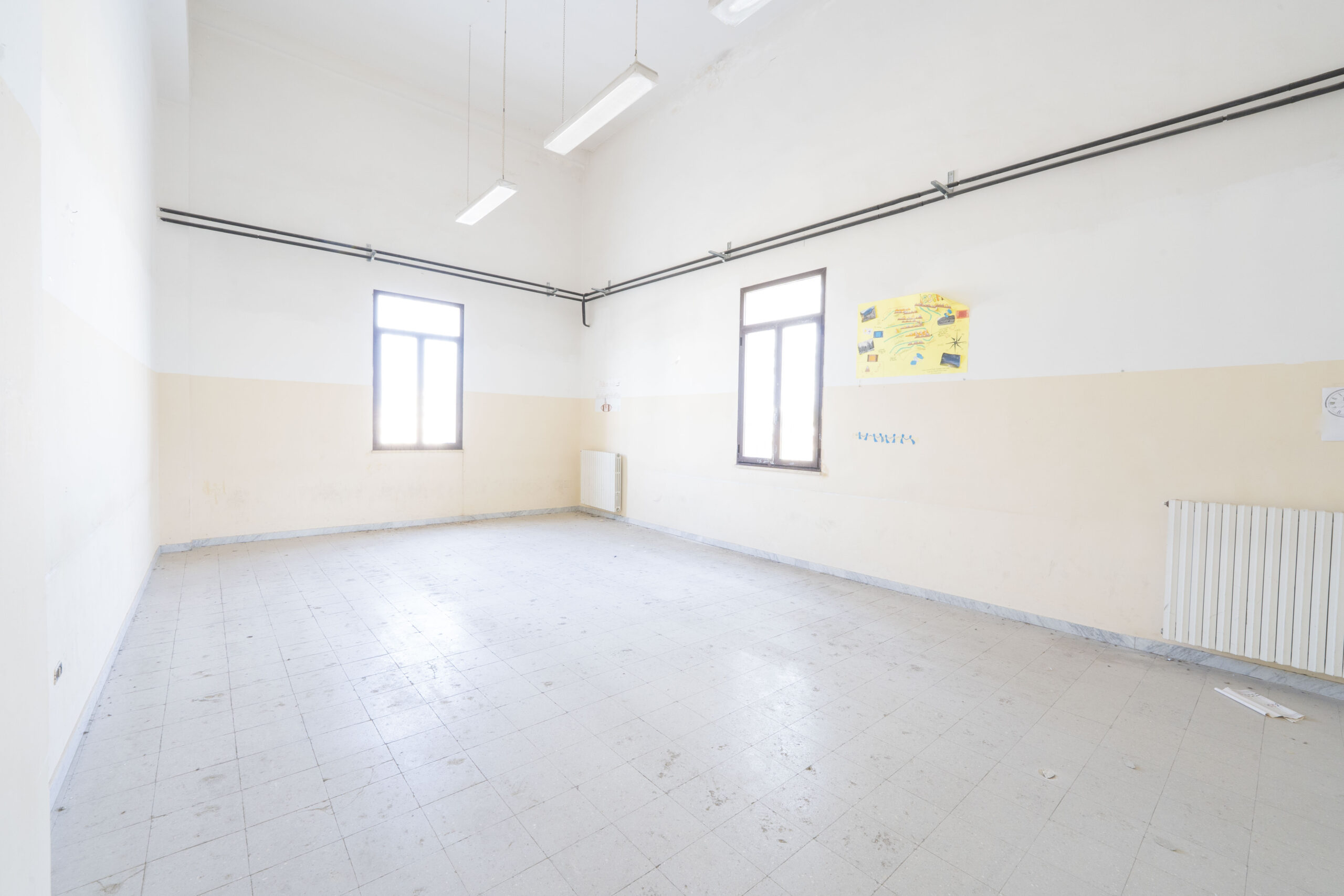 Lecce in edificio d’epoca grande piano primo di rappresentanza con ampia disponibilità di posti auto