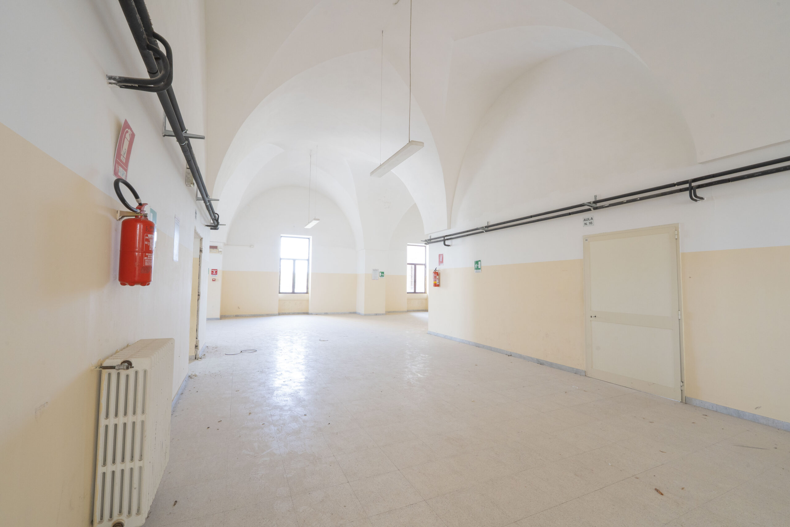 Lecce in edificio d’epoca grande piano primo di rappresentanza con ampia disponibilità di posti auto