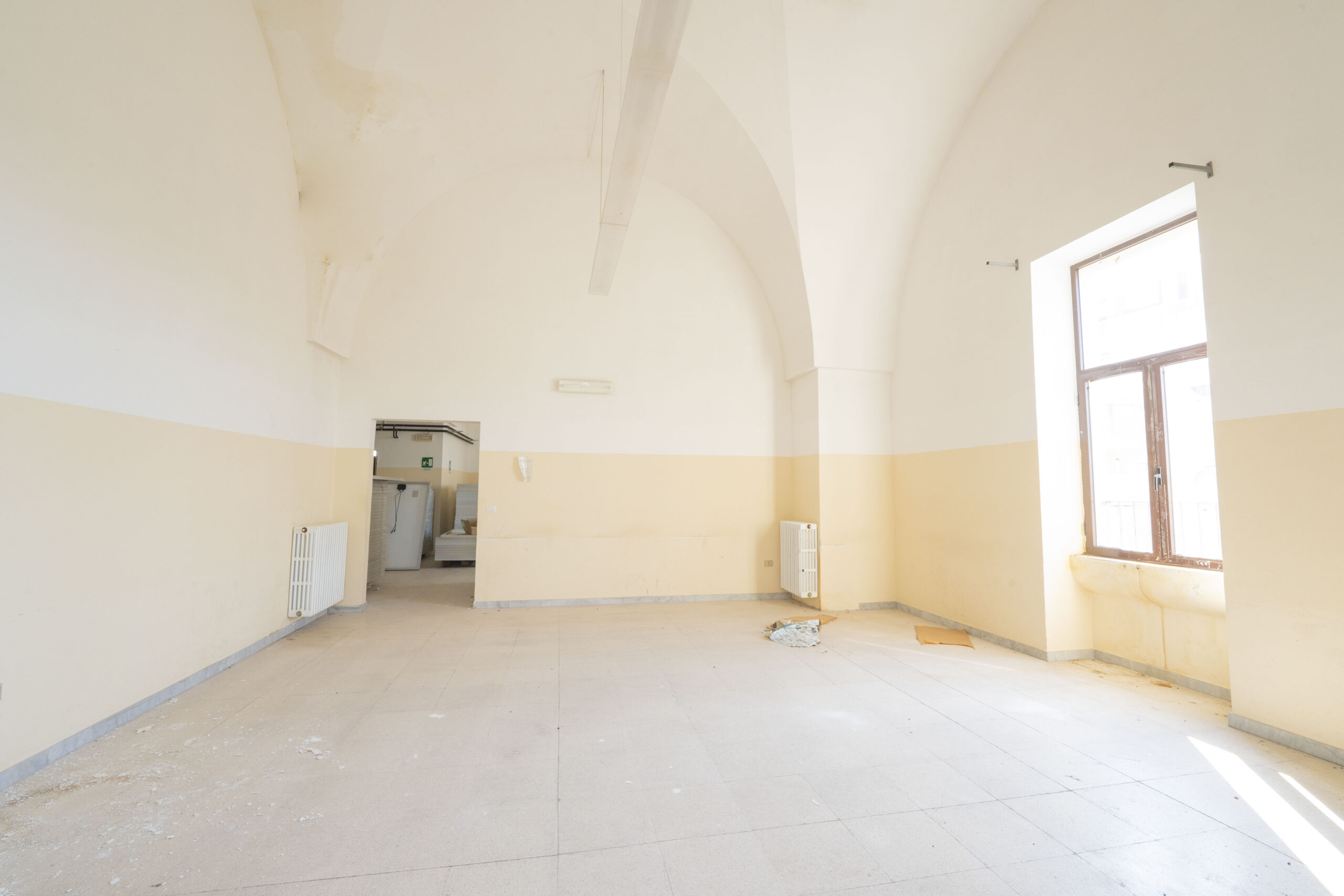 Lecce in edificio d’epoca grande piano primo di rappresentanza con ampia disponibilità di posti auto