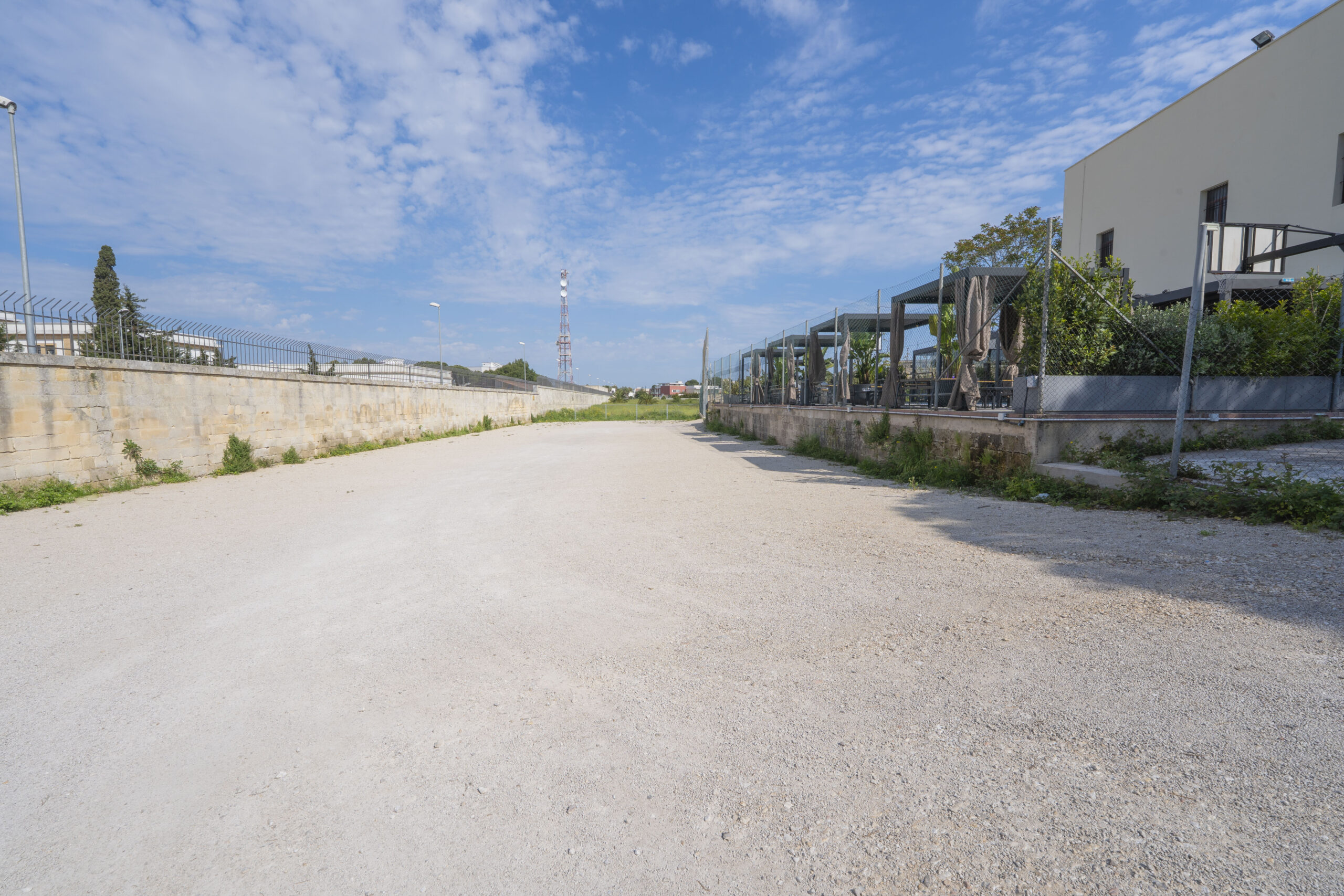 Lecce in edificio d’epoca grande piano primo di rappresentanza con ampia disponibilità di posti auto