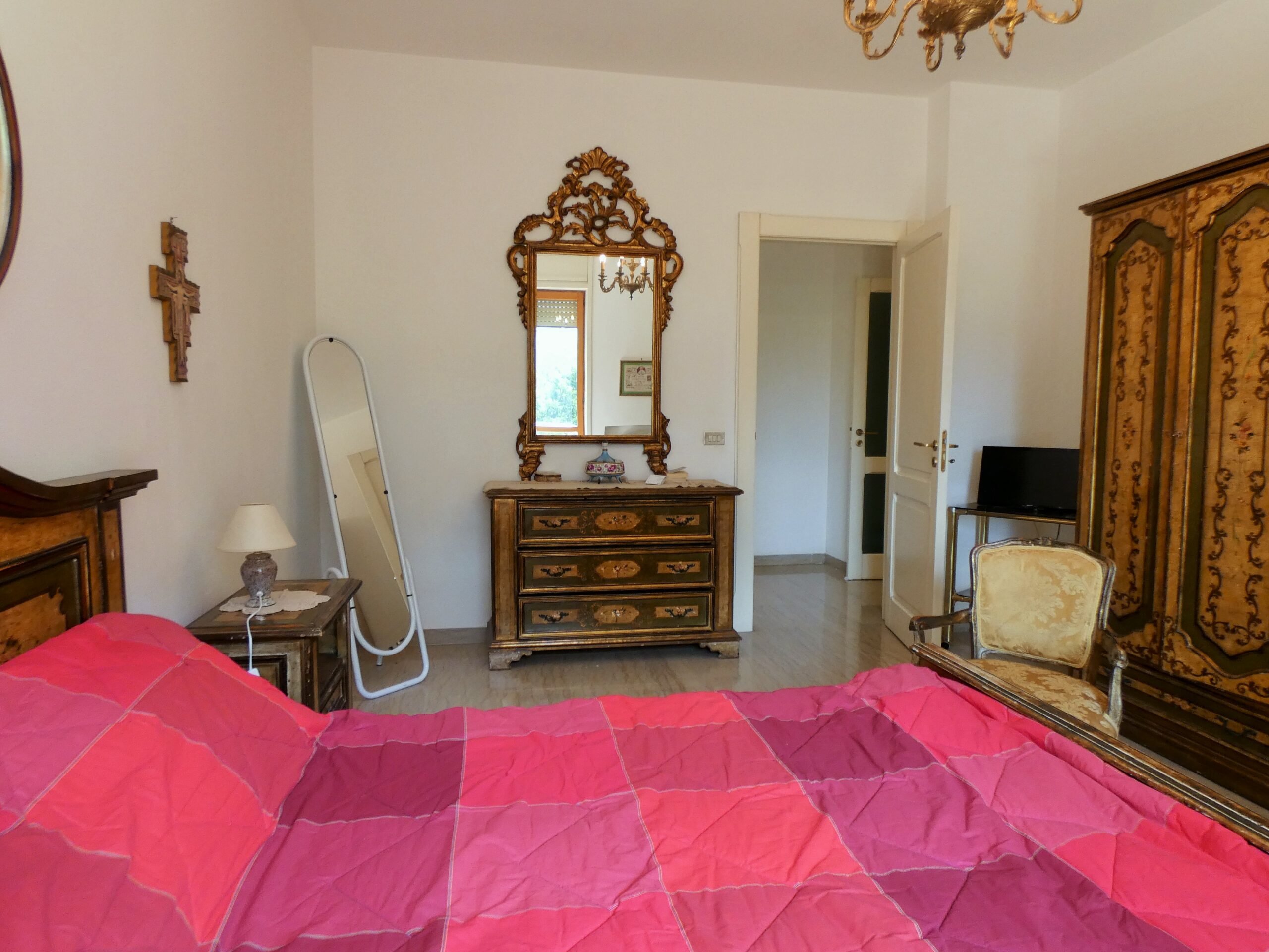 Salesiani appartamento luminosissimo ampia metratura