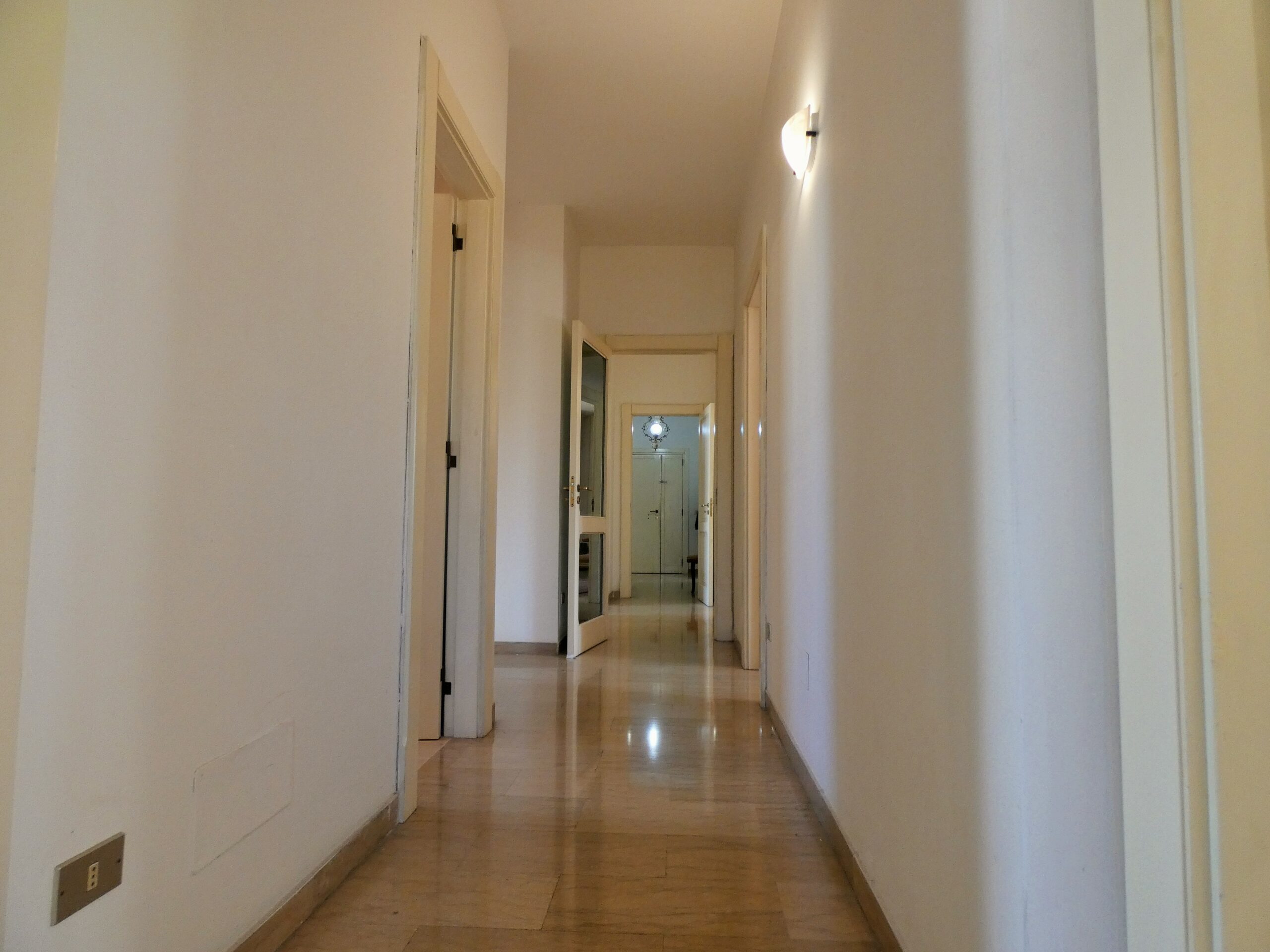 Salesiani appartamento luminosissimo ampia metratura