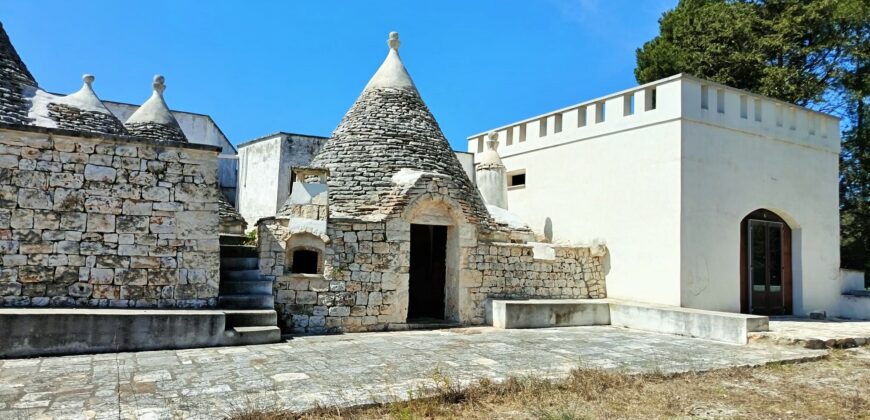Prestigioso Complesso di Trulli e Lamie a Ceglie Messapica