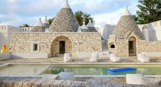 Prestigioso Complesso di Trulli e Lamie a Ceglie Messapica
