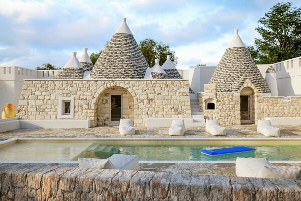 Prestigioso Complesso di Trulli e Lamie a Ceglie Messapica