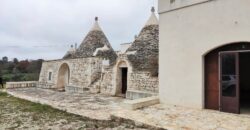 Prestigioso Complesso di Trulli e Lamie a Ceglie Messapica