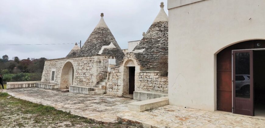 Prestigioso Complesso di Trulli e Lamie a Ceglie Messapica