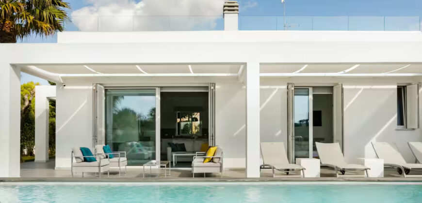 Porto Cesareo a pochi passi dal mare villa con piscina
