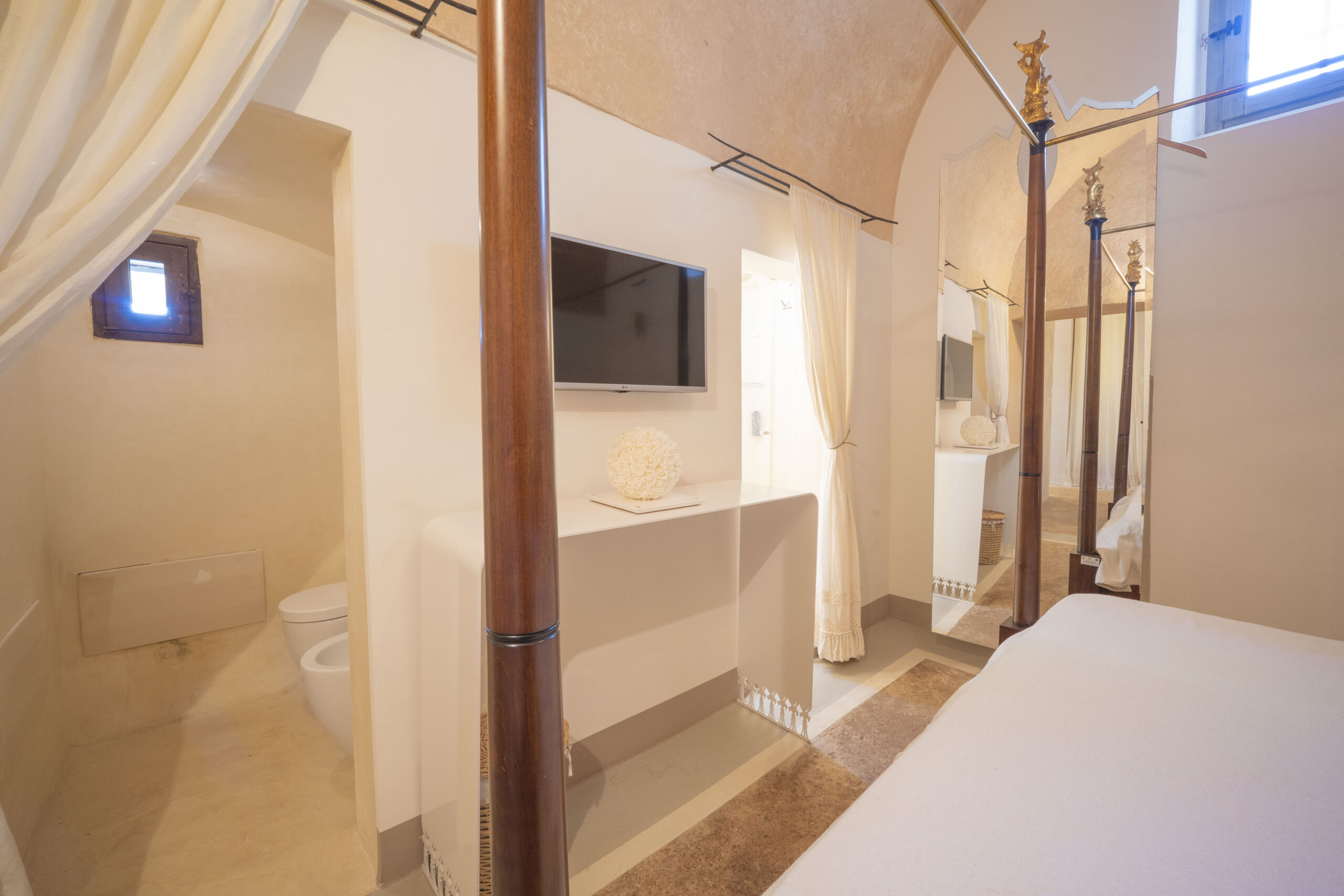 Bio Masseria del XVII secolo con piscina nel cuore del Salento
