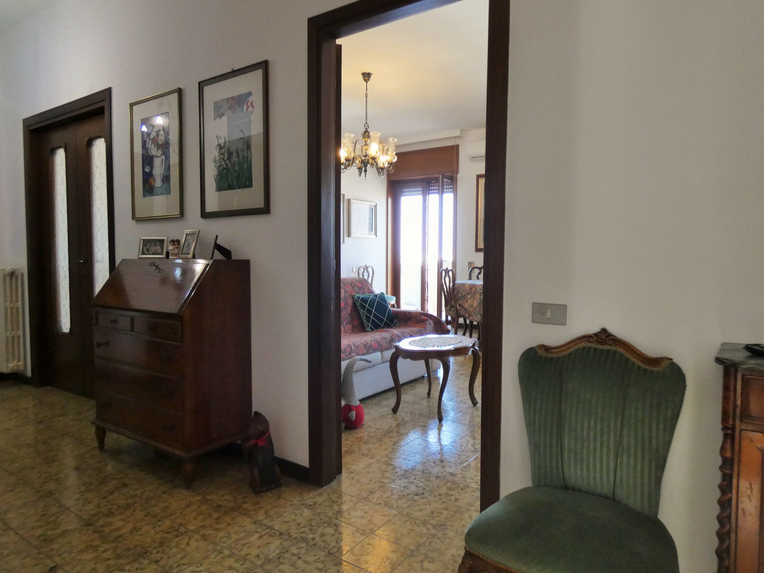 Lecce Via Corvaglia appartamento ampia metratura con terrazzo e garage