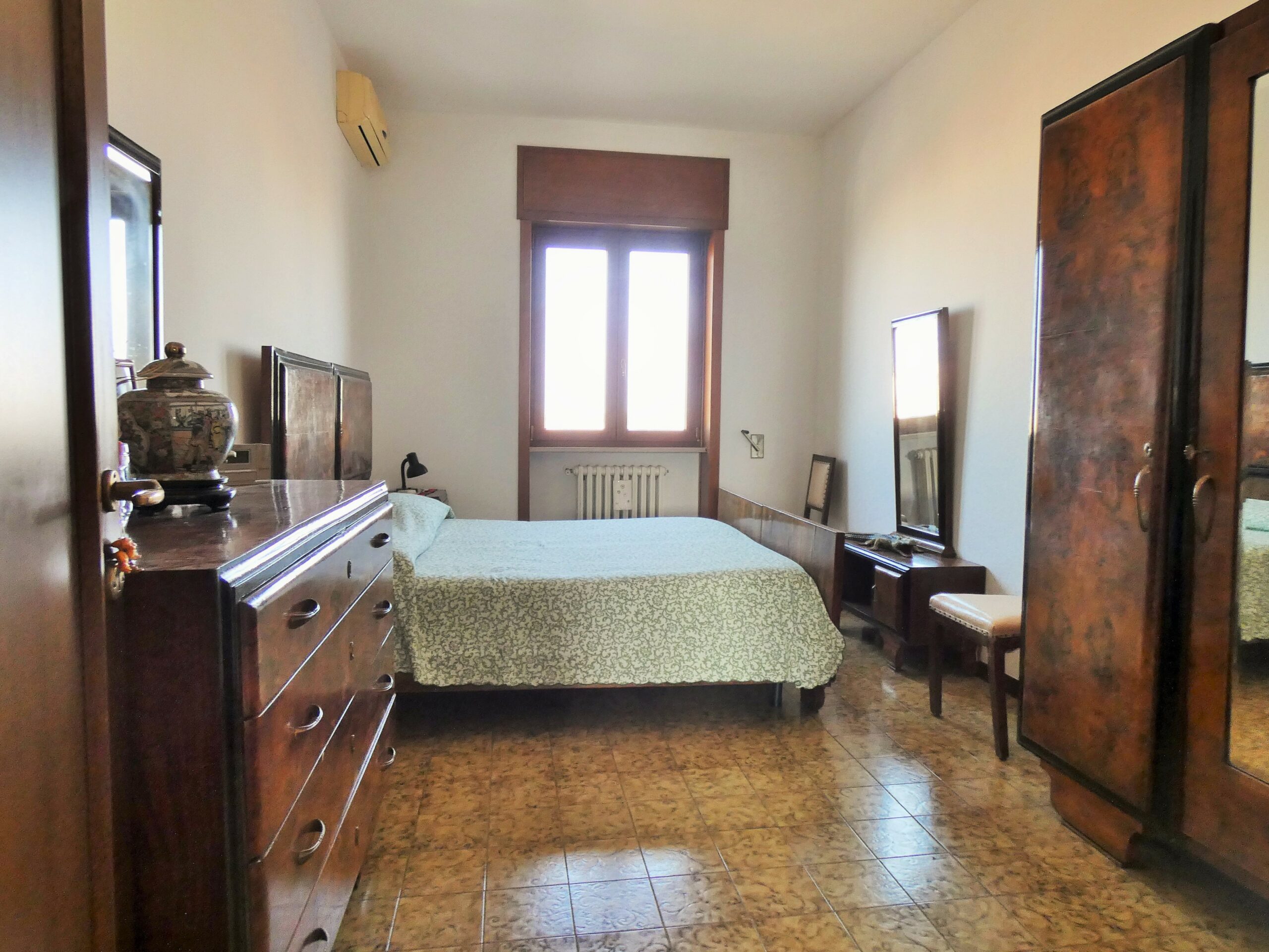 Lecce Via Corvaglia appartamento ampia metratura con terrazzo e garage