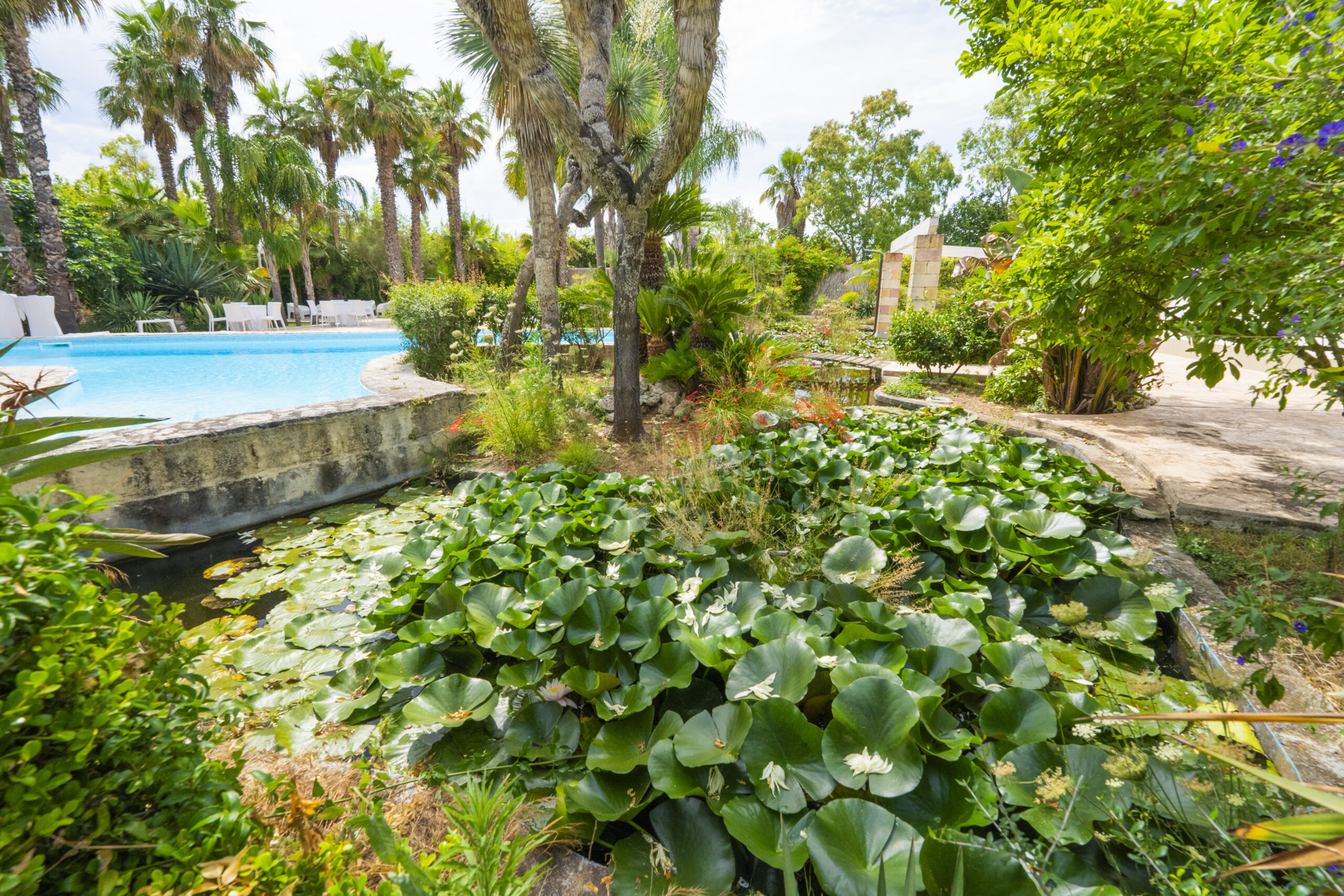 Elegante villa con piscina immersa nel verde a pochi minuti da Lecce