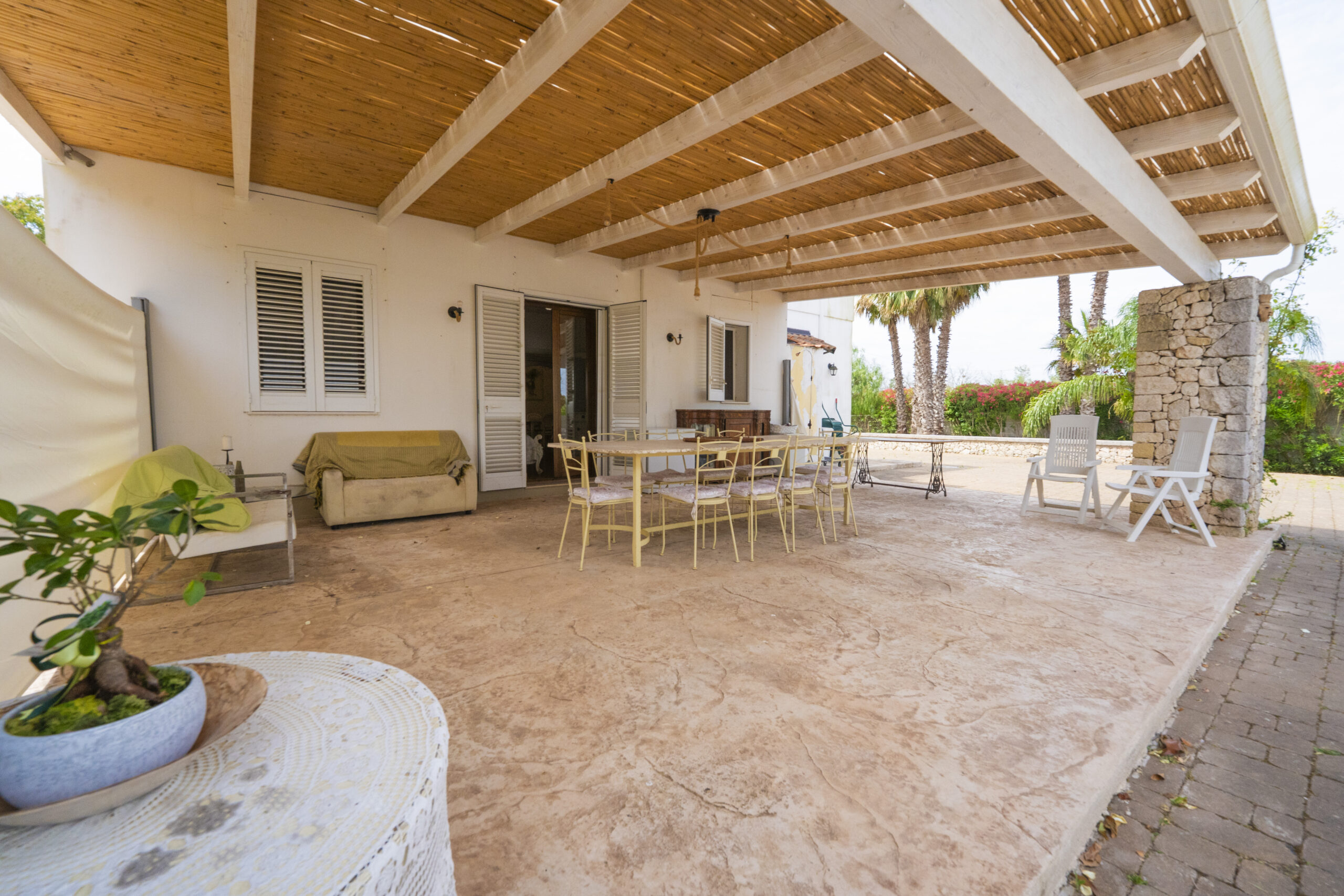 Elegante villa con piscina immersa nel verde a pochi minuti da Lecce