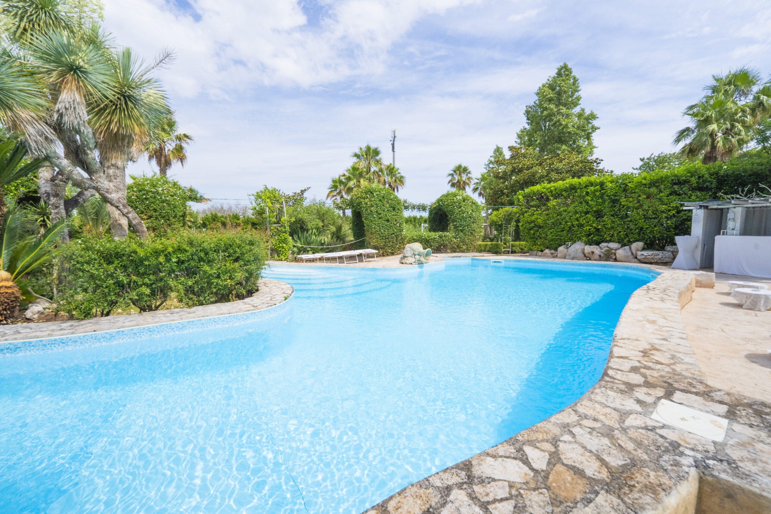 Elegante villa con piscina immersa nel verde a pochi minuti da Lecce