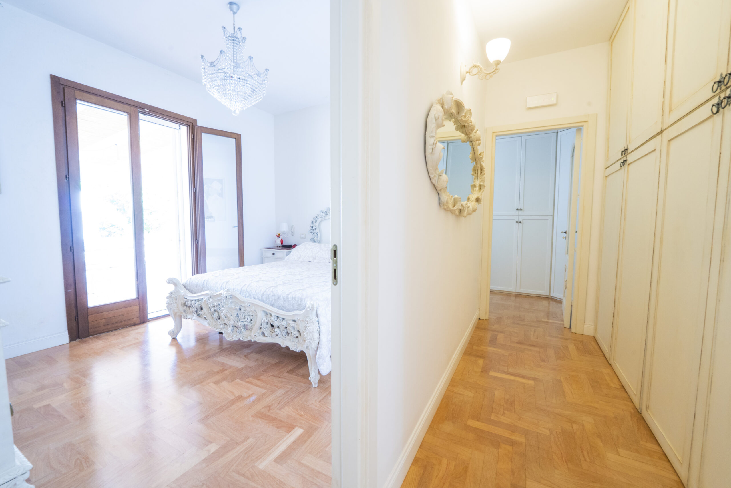 Elegante villa con piscina immersa nel verde a pochi minuti da Lecce