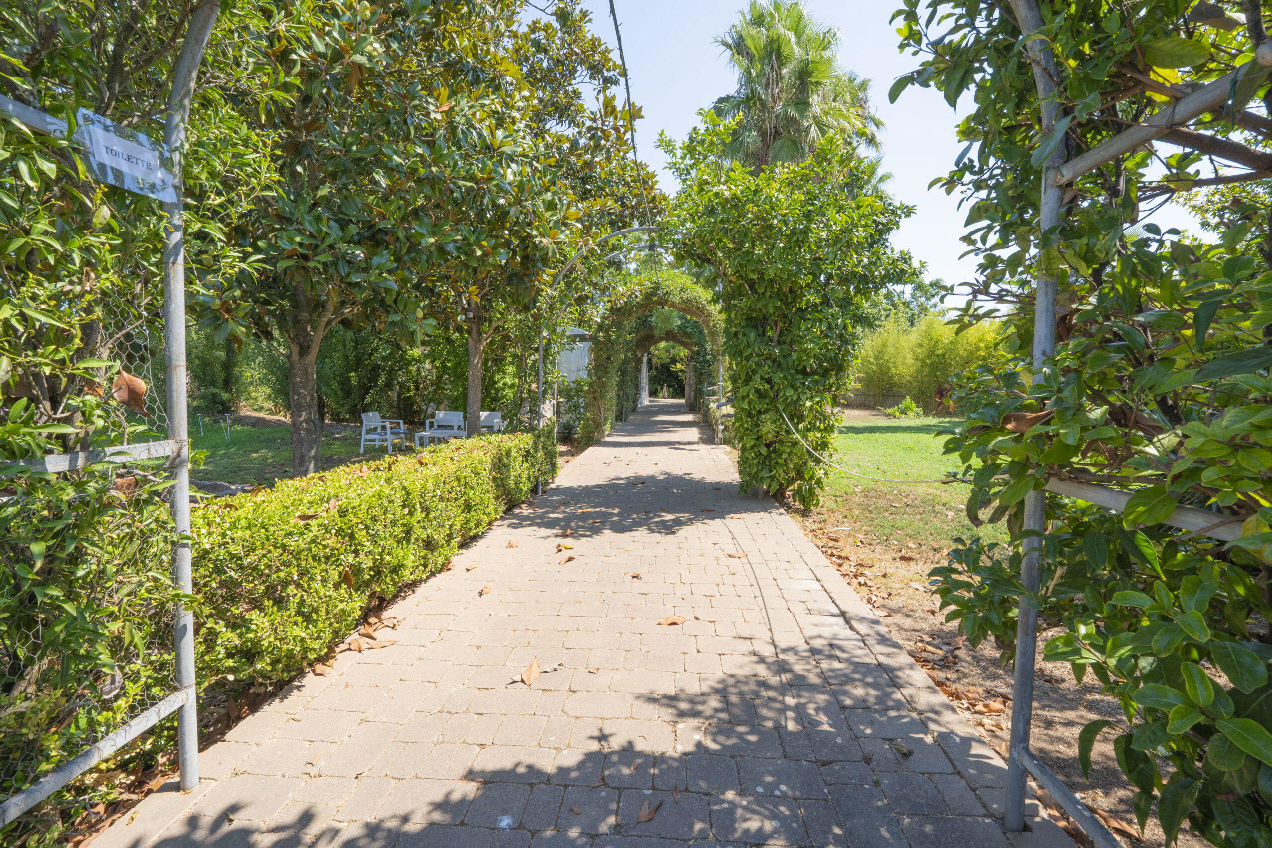 Elegante villa con piscina immersa nel verde a pochi minuti da Lecce