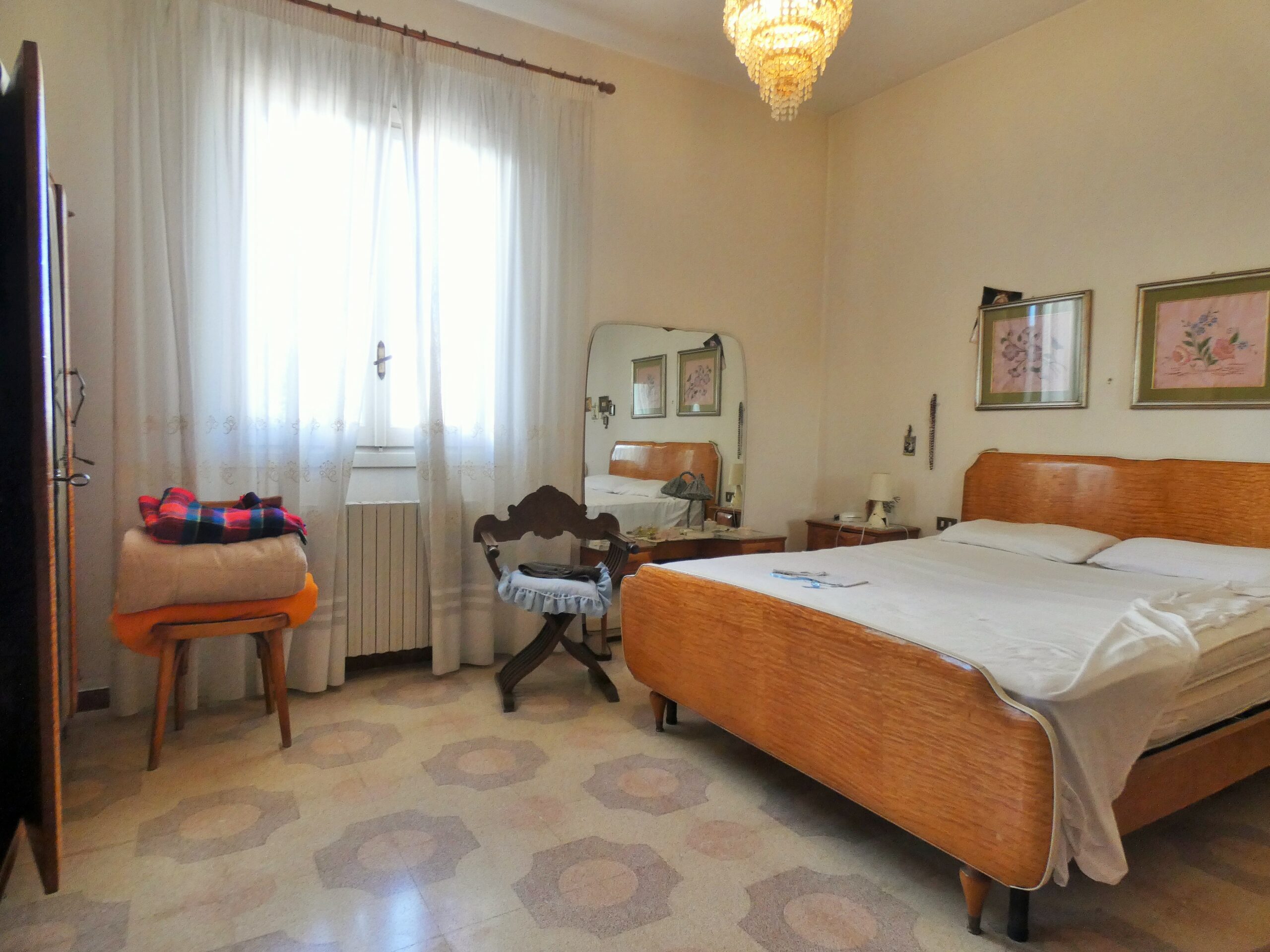 San Cesario Di Lecce Stabile con giardino e terrazzo composto da due appartamenti di ampia metratura